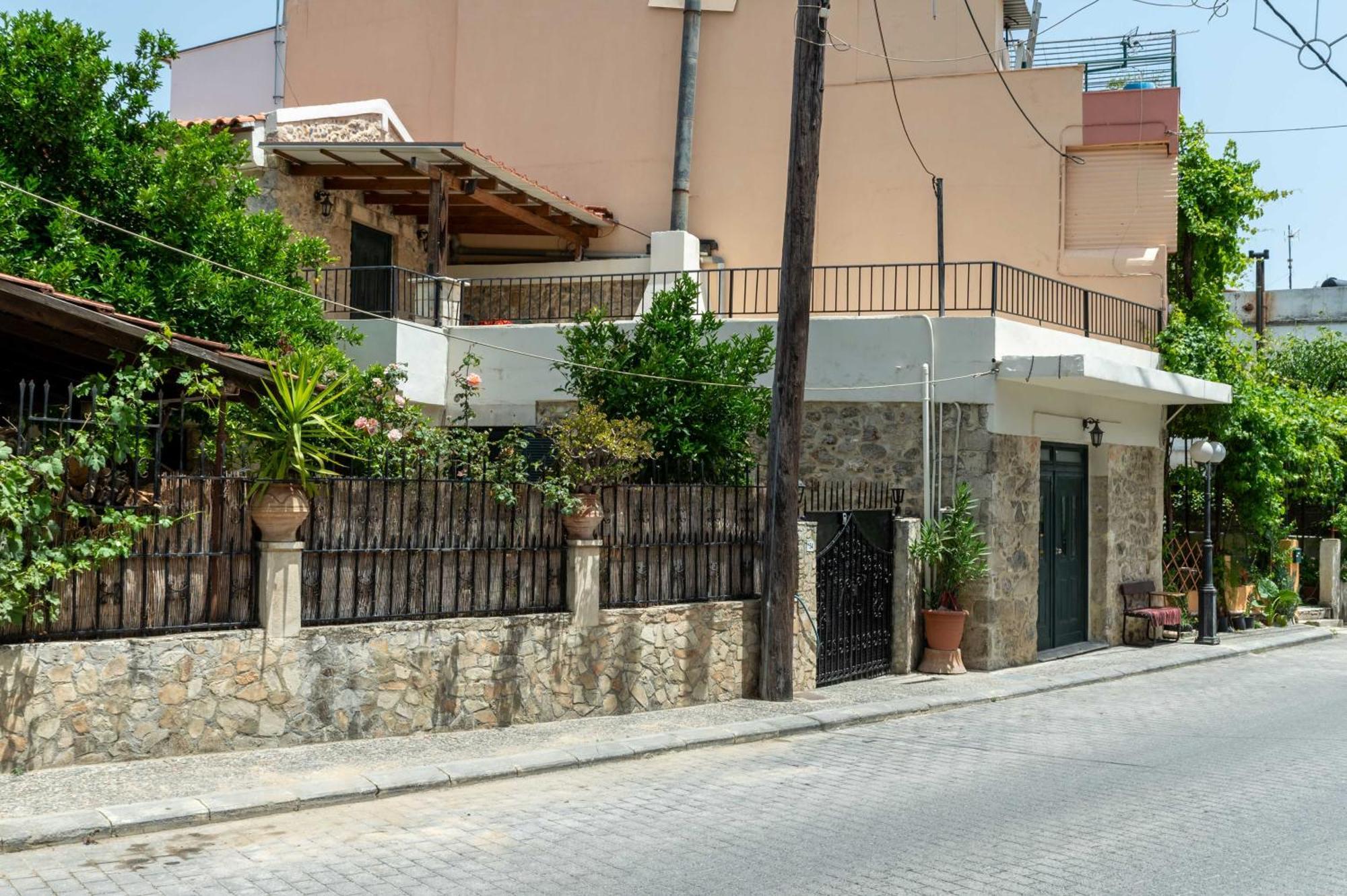 House Rachati Zaros Exterior photo